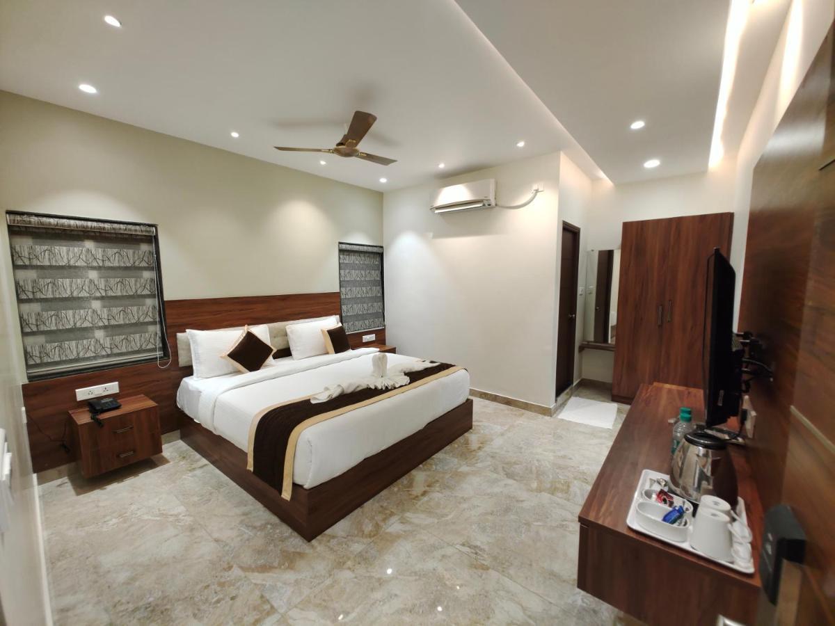 Hotel Thousand Pillars Warangal Exterior photo